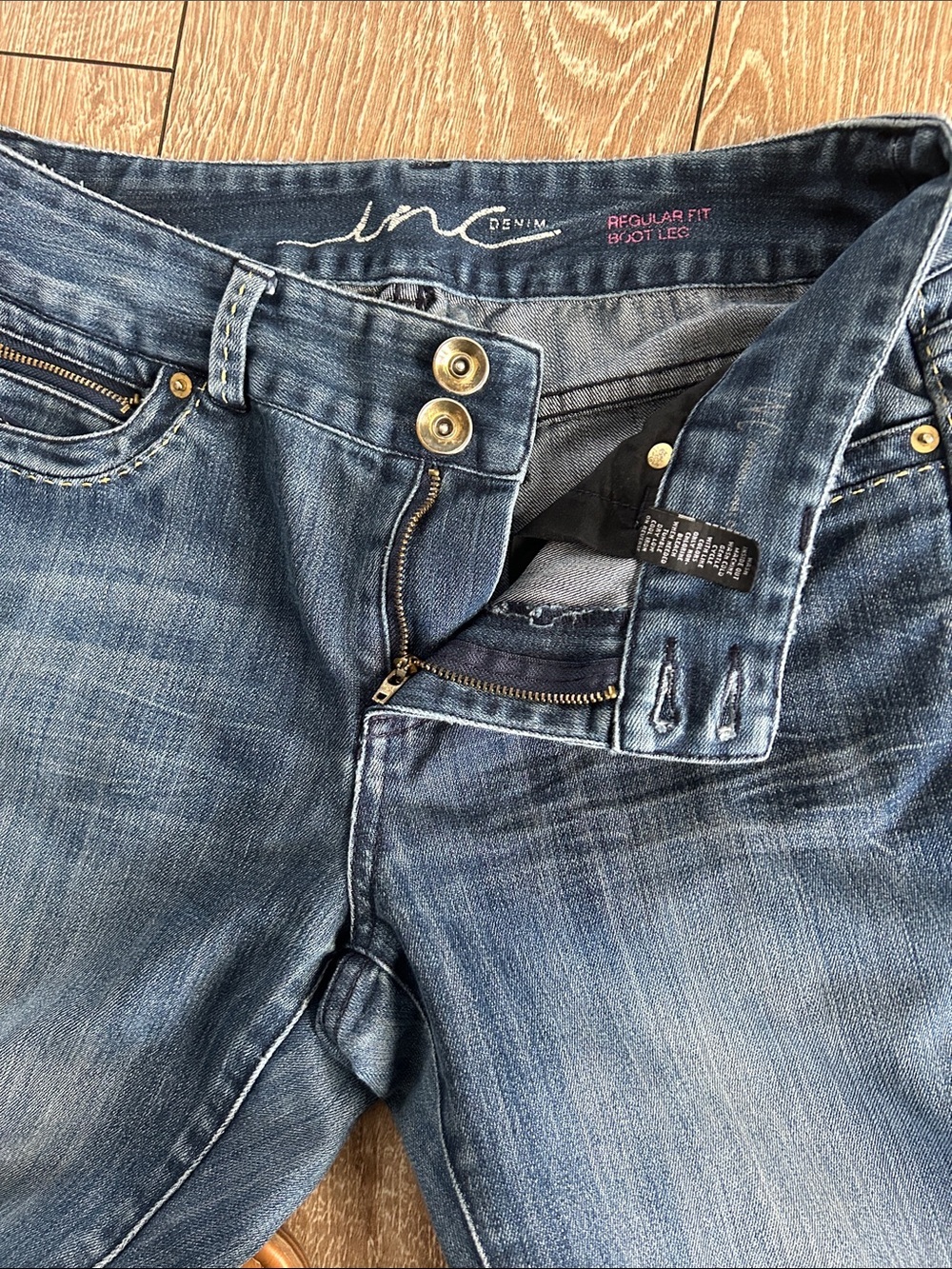 Women's Flare Jeans in Medium Blue Wash - Picture 11 of 11